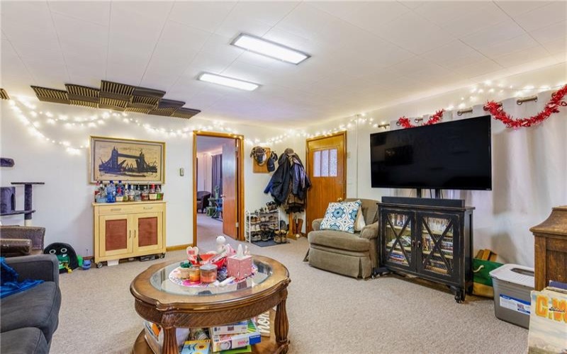 733 Center Ave, Somerset, 15501, 3 Bedrooms Bedrooms, ,2 BathroomsBathrooms,Residential,For Sale,Center Ave,1692352