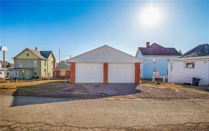 733 Center Ave, Somerset, 15501, 3 Bedrooms Bedrooms, ,2 BathroomsBathrooms,Residential,For Sale,Center Ave,1692352