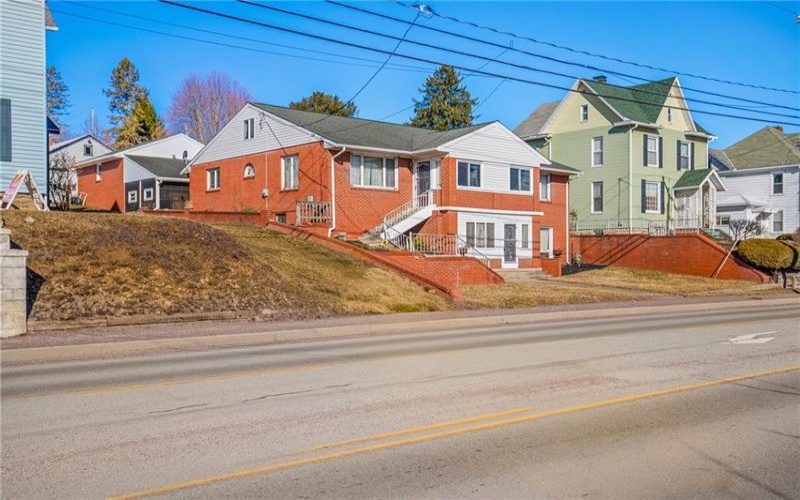 733 Center Ave, Somerset, 15501, 3 Bedrooms Bedrooms, ,2 BathroomsBathrooms,Residential,For Sale,Center Ave,1692352