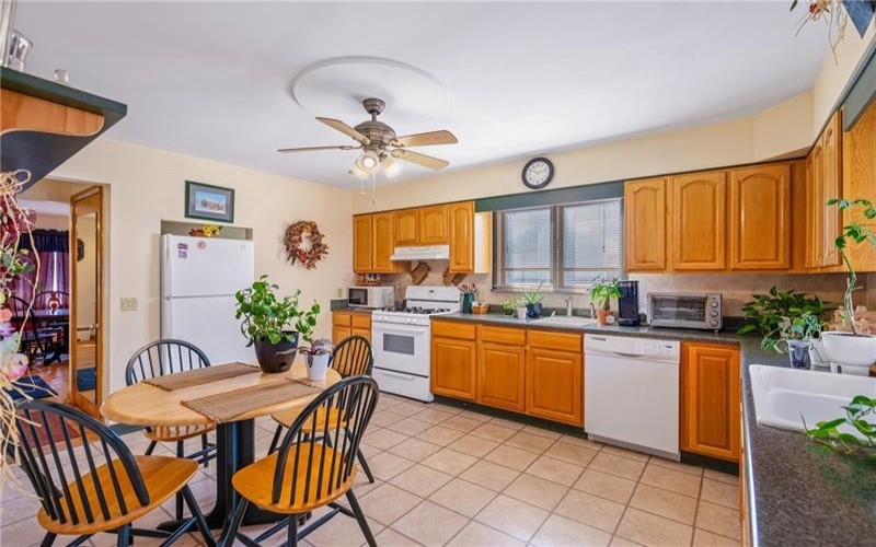 733 Center Ave, Somerset, 15501, 3 Bedrooms Bedrooms, ,2 BathroomsBathrooms,Residential,For Sale,Center Ave,1692352