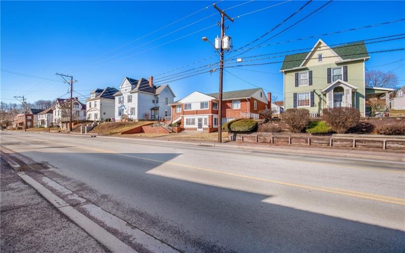 733 Center Ave, Somerset, 15501, 3 Bedrooms Bedrooms, ,2 BathroomsBathrooms,Residential,For Sale,Center Ave,1692352