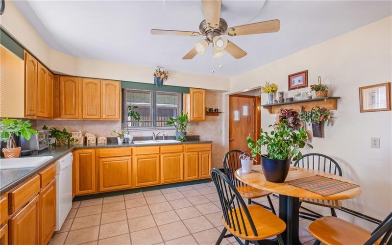 733 Center Ave, Somerset, 15501, 3 Bedrooms Bedrooms, ,2 BathroomsBathrooms,Residential,For Sale,Center Ave,1692352