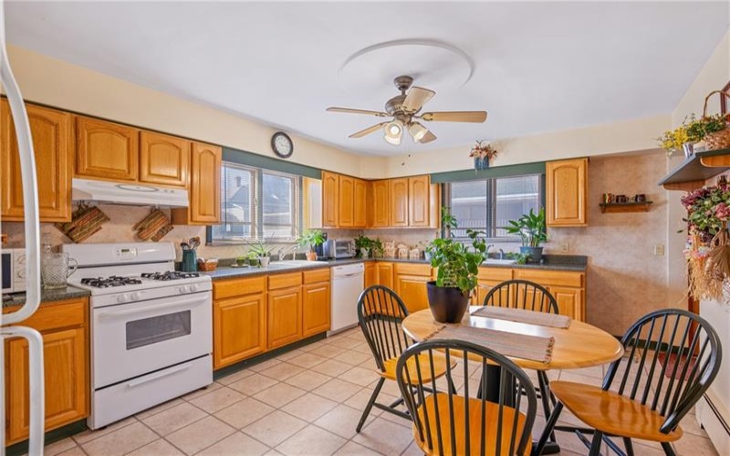 733 Center Ave, Somerset, 15501, 3 Bedrooms Bedrooms, ,2 BathroomsBathrooms,Residential,For Sale,Center Ave,1692352