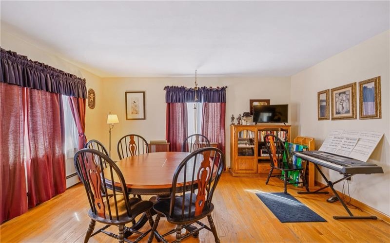 733 Center Ave, Somerset, 15501, 3 Bedrooms Bedrooms, ,2 BathroomsBathrooms,Residential,For Sale,Center Ave,1692352