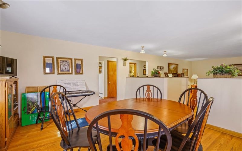 733 Center Ave, Somerset, 15501, 3 Bedrooms Bedrooms, ,2 BathroomsBathrooms,Residential,For Sale,Center Ave,1692352