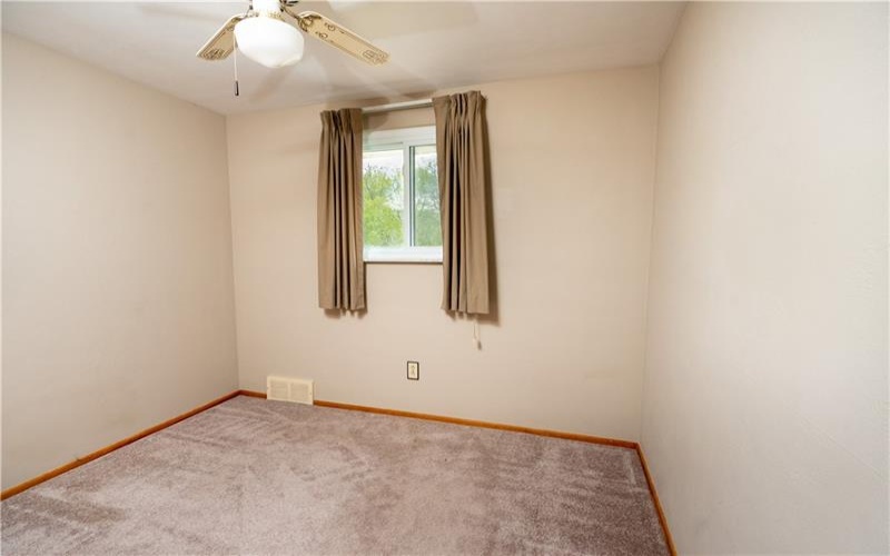 230 Southview Rd, Mc Donald, 15057, 3 Bedrooms Bedrooms, 7 Rooms Rooms,2 BathroomsBathrooms,Residential,For Sale,Southview Rd,1700144
