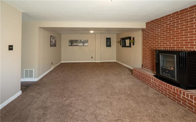 230 Southview Rd, Mc Donald, 15057, 3 Bedrooms Bedrooms, 7 Rooms Rooms,2 BathroomsBathrooms,Residential,For Sale,Southview Rd,1700144