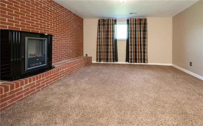 230 Southview Rd, Mc Donald, 15057, 3 Bedrooms Bedrooms, 7 Rooms Rooms,2 BathroomsBathrooms,Residential,For Sale,Southview Rd,1700144