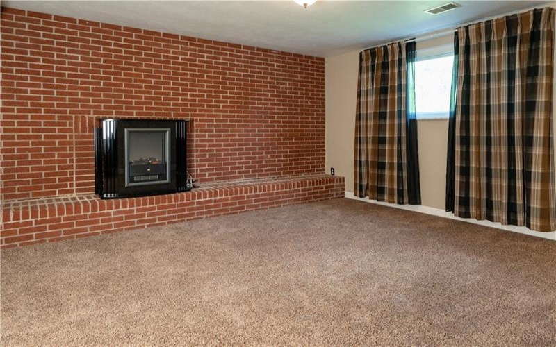 230 Southview Rd, Mc Donald, 15057, 3 Bedrooms Bedrooms, 7 Rooms Rooms,2 BathroomsBathrooms,Residential,For Sale,Southview Rd,1700144