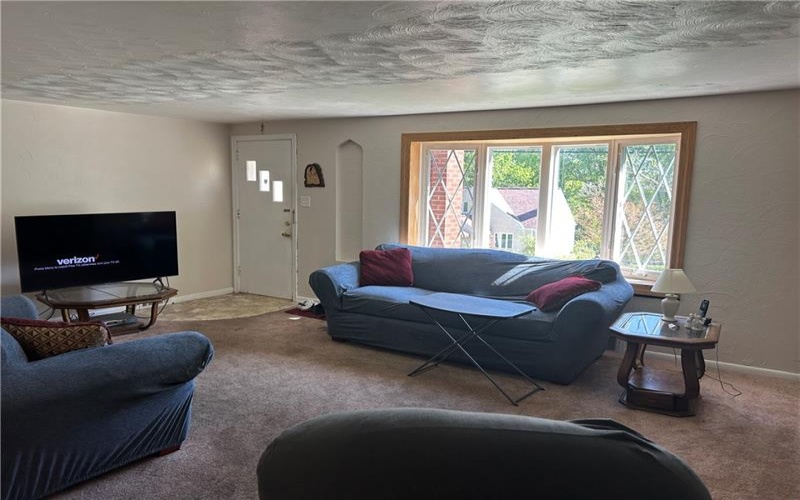 316 Franklin Dr, Pittsburgh, 15241, 4 Bedrooms Bedrooms, ,2.1 BathroomsBathrooms,Residential,For Sale,Franklin Dr,1700543