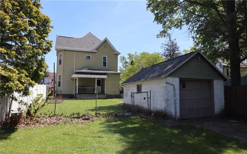 1150 Pittsburgh St, Connellsville, 15425, 4 Bedrooms Bedrooms, 9 Rooms Rooms,1.1 BathroomsBathrooms,Residential,For Sale,Pittsburgh St,1700348