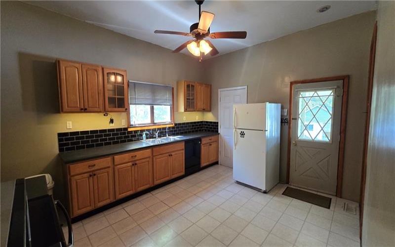 1150 Pittsburgh St, Connellsville, 15425, 4 Bedrooms Bedrooms, 9 Rooms Rooms,1.1 BathroomsBathrooms,Residential,For Sale,Pittsburgh St,1700348