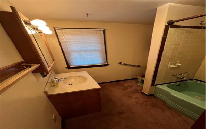 1861 Pickford St, Irwin, 15642, 3 Bedrooms Bedrooms, 9 Rooms Rooms,2.1 BathroomsBathrooms,Residential,For Sale,Pickford St,1678948