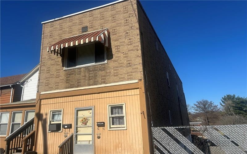 704/706 Holland Street, Vandergrift, 15690, ,Multi-unit,For Sale,Holland Street,1699598