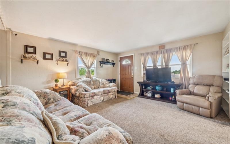 403 Mary St, Jeannette, 15644, 3 Bedrooms Bedrooms, ,1 BathroomBathrooms,Residential,For Sale,Mary St,1700528