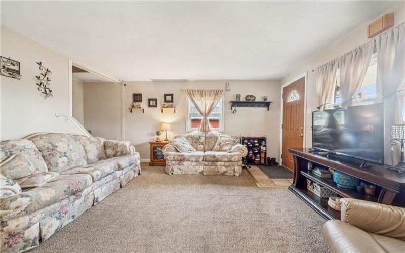 403 Mary St, Jeannette, 15644, 3 Bedrooms Bedrooms, ,1 BathroomBathrooms,Residential,For Sale,Mary St,1700528