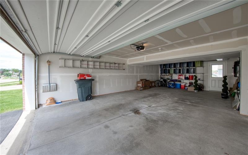 109 Shaley Dr, Greensburg, 15601, 3 Bedrooms Bedrooms, ,2.1 BathroomsBathrooms,Lease,For Sale,Shaley Dr,1700585