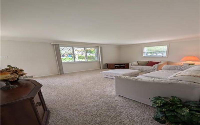 880 Northeast dr, Irwin, 15642, 3 Bedrooms Bedrooms, 5 Rooms Rooms,2 BathroomsBathrooms,Residential,For Sale,Northeast dr,1699459