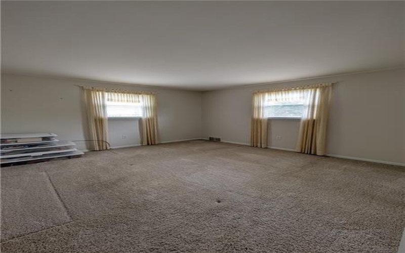 880 Northeast dr, Irwin, 15642, 3 Bedrooms Bedrooms, 5 Rooms Rooms,2 BathroomsBathrooms,Residential,For Sale,Northeast dr,1699459