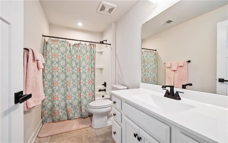1089 Wedgewood Dr, Jeannette, 15644, 4 Bedrooms Bedrooms, 8 Rooms Rooms,2.1 BathroomsBathrooms,Residential,For Sale,Wedgewood Dr,1700621