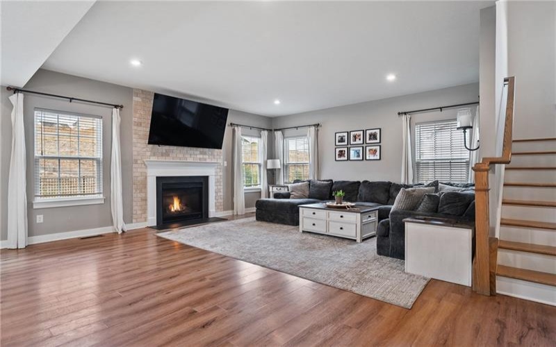1089 Wedgewood Dr, Jeannette, 15644, 4 Bedrooms Bedrooms, 8 Rooms Rooms,2.1 BathroomsBathrooms,Residential,For Sale,Wedgewood Dr,1700621
