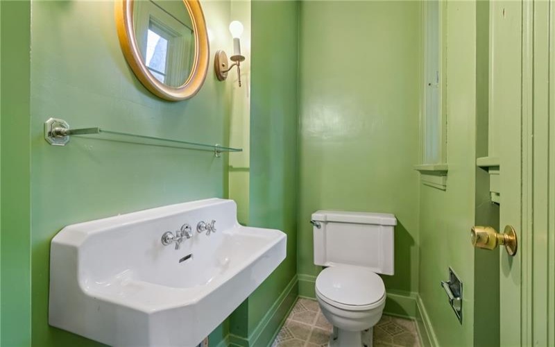126 Oakford Park Rd, Jeannette, 15644, 6 Bedrooms Bedrooms, ,4.1 BathroomsBathrooms,Residential,For Sale,Oakford Park Rd,1700650