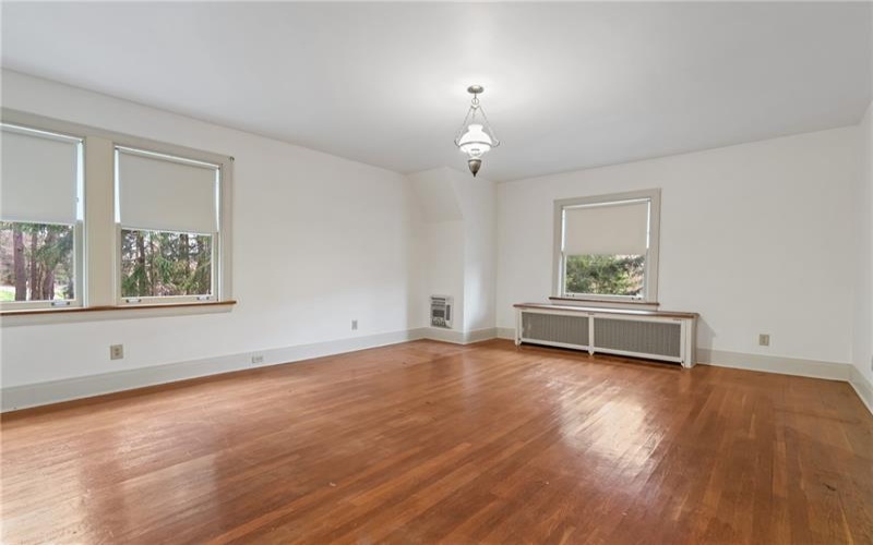 126 Oakford Park Rd, Jeannette, 15644, 6 Bedrooms Bedrooms, ,4.1 BathroomsBathrooms,Residential,For Sale,Oakford Park Rd,1700650