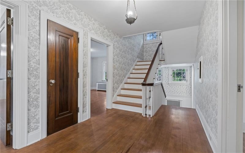 126 Oakford Park Rd, Jeannette, 15644, 6 Bedrooms Bedrooms, ,4.1 BathroomsBathrooms,Residential,For Sale,Oakford Park Rd,1700650