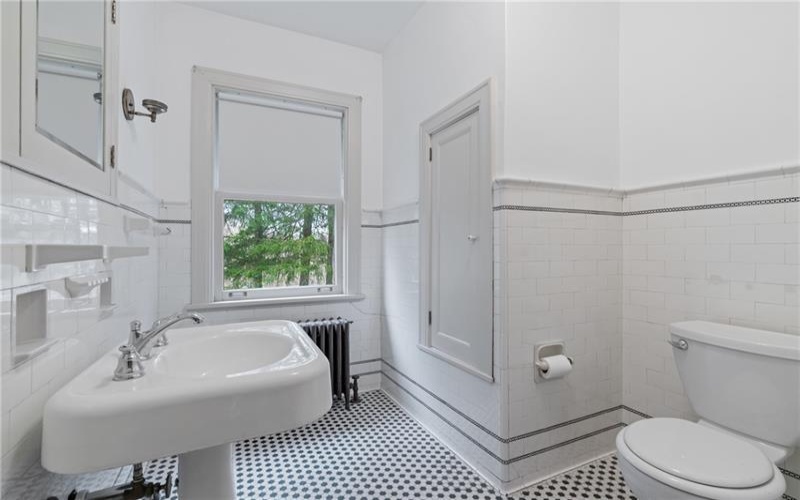 126 Oakford Park Rd, Jeannette, 15644, 6 Bedrooms Bedrooms, ,4.1 BathroomsBathrooms,Residential,For Sale,Oakford Park Rd,1700650