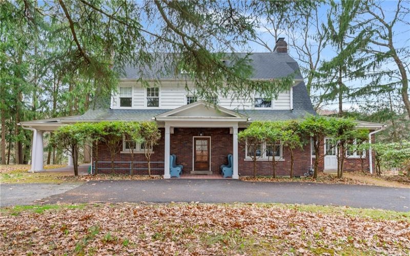 126 Oakford Park Rd, Jeannette, 15644, 6 Bedrooms Bedrooms, ,4.1 BathroomsBathrooms,Residential,For Sale,Oakford Park Rd,1700650