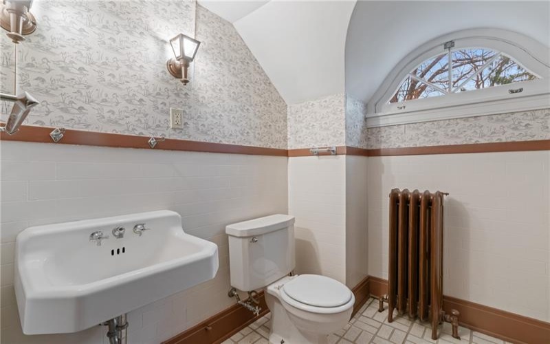 126 Oakford Park Rd, Jeannette, 15644, 6 Bedrooms Bedrooms, ,4.1 BathroomsBathrooms,Residential,For Sale,Oakford Park Rd,1700650