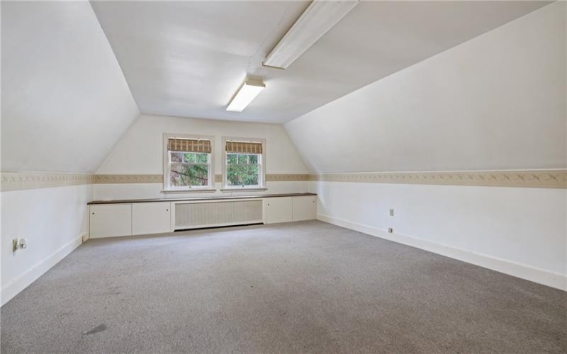126 Oakford Park Rd, Jeannette, 15644, 6 Bedrooms Bedrooms, ,4.1 BathroomsBathrooms,Residential,For Sale,Oakford Park Rd,1700650