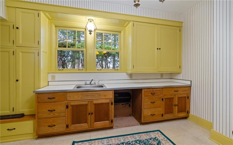 126 Oakford Park Rd, Jeannette, 15644, 6 Bedrooms Bedrooms, ,4.1 BathroomsBathrooms,Residential,For Sale,Oakford Park Rd,1700650