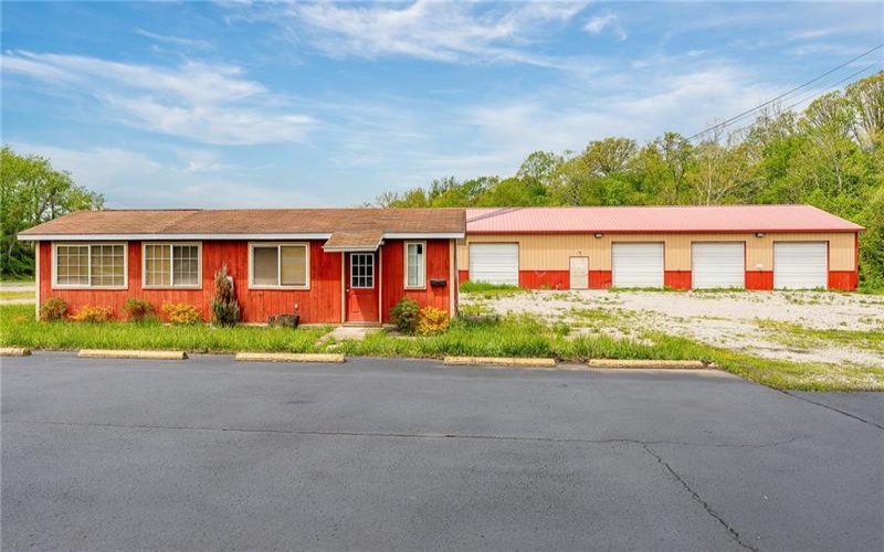 1310 Pittsburgh Rd, Uniontown, 15401, ,Commercial-industrial-business,For Sale,Pittsburgh Rd,1700739