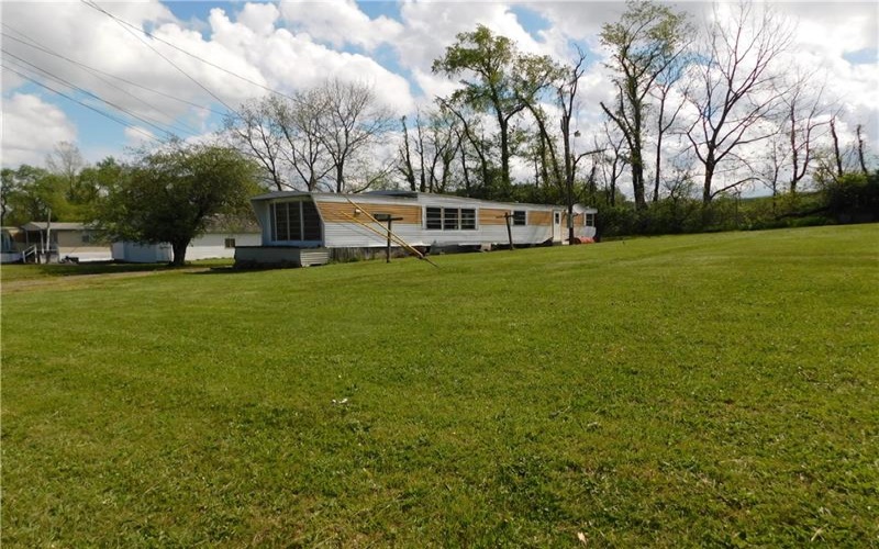 323-325 Georges Fairchance Road, Uniontown, 15401, 2 Bedrooms Bedrooms, ,1 BathroomBathrooms,Residential,For Sale,Georges Fairchance Road,1700651