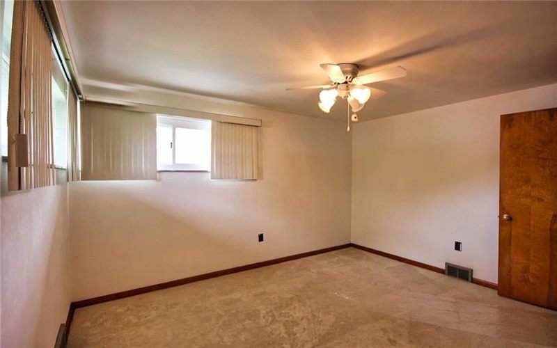 24 Magee Drive, Jeannette, 15644, 3 Bedrooms Bedrooms, 7 Rooms Rooms,1 BathroomBathrooms,Residential,For Sale,Magee Drive,1700674