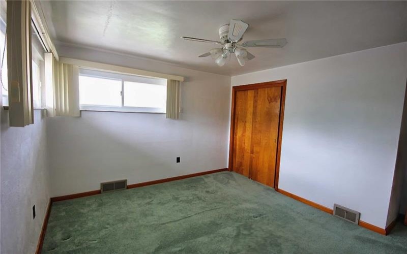24 Magee Drive, Jeannette, 15644, 3 Bedrooms Bedrooms, 7 Rooms Rooms,1 BathroomBathrooms,Residential,For Sale,Magee Drive,1700674