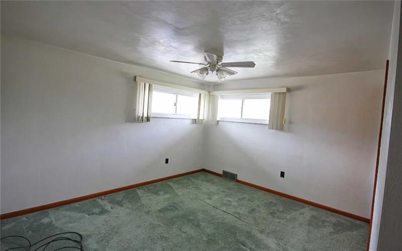 24 Magee Drive, Jeannette, 15644, 3 Bedrooms Bedrooms, 7 Rooms Rooms,1 BathroomBathrooms,Residential,For Sale,Magee Drive,1700674
