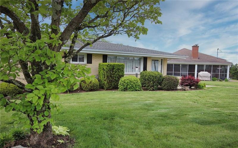24 Magee Drive, Jeannette, 15644, 3 Bedrooms Bedrooms, 7 Rooms Rooms,1 BathroomBathrooms,Residential,For Sale,Magee Drive,1700674