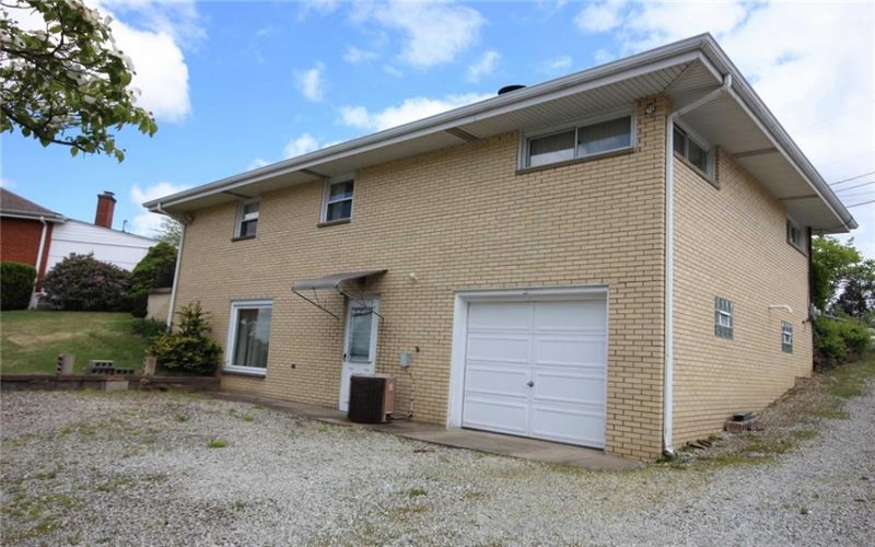 24 Magee Drive, Jeannette, 15644, 3 Bedrooms Bedrooms, 7 Rooms Rooms,1 BathroomBathrooms,Residential,For Sale,Magee Drive,1700674