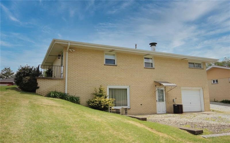 24 Magee Drive, Jeannette, 15644, 3 Bedrooms Bedrooms, 7 Rooms Rooms,1 BathroomBathrooms,Residential,For Sale,Magee Drive,1700674