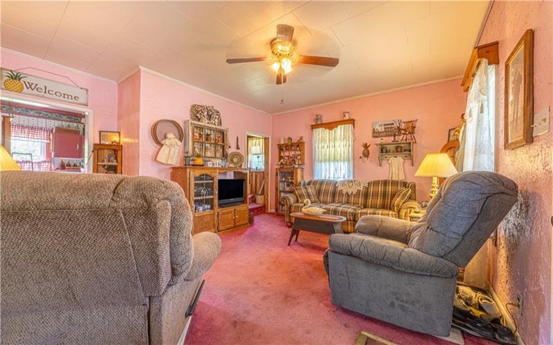135 Oak Forest Rd, Brave, 15316, 3 Bedrooms Bedrooms, ,1 BathroomBathrooms,Residential,For Sale,Oak Forest Rd,1700778