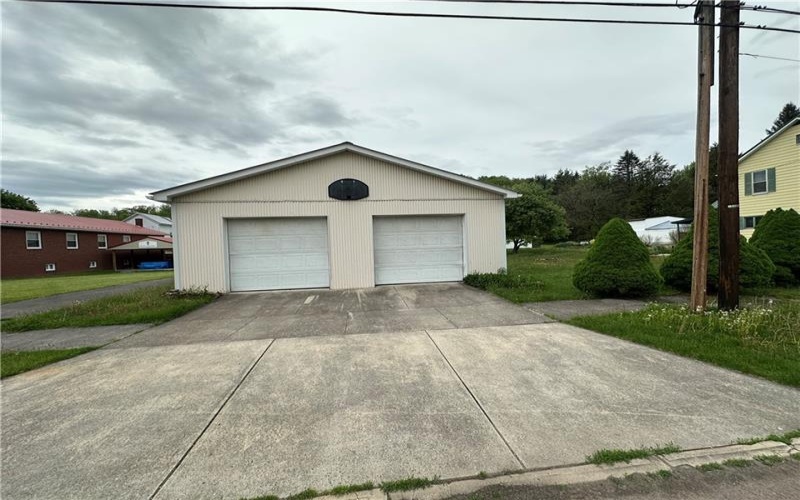 814 Walker Street, Garrett, 15542, 3 Bedrooms Bedrooms, ,1 BathroomBathrooms,Residential,For Sale,Walker Street,1700794
