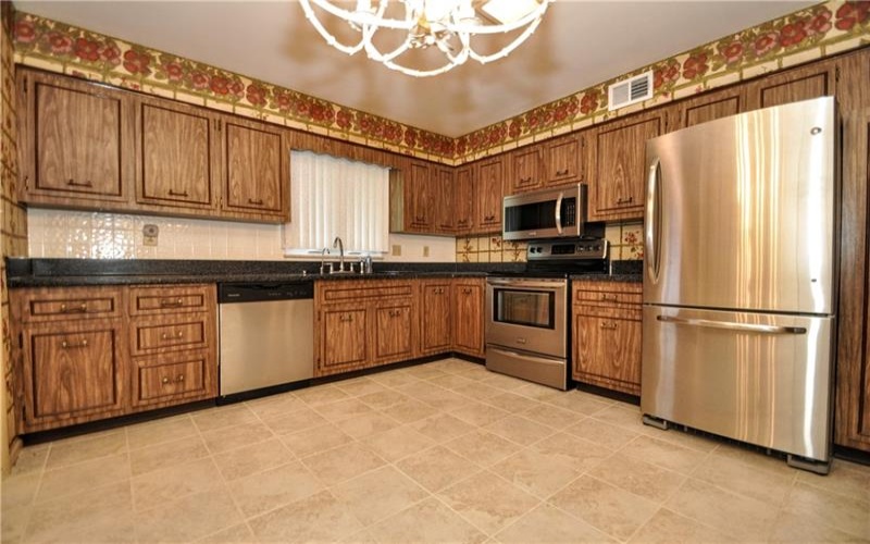 130 Fairfield Dr, Monessen, 15062, 3 Bedrooms Bedrooms, 9 Rooms Rooms,2.1 BathroomsBathrooms,Residential,For Sale,Fairfield Dr,1700824