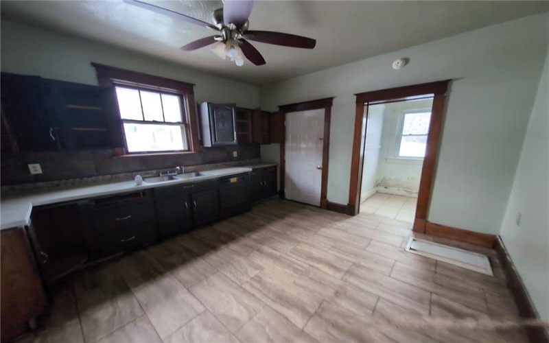 43 Mifflin Avenue, Uniontown, 15401, 4 Bedrooms Bedrooms, 7 Rooms Rooms,2 BathroomsBathrooms,Residential,For Sale,Mifflin Avenue,1700990