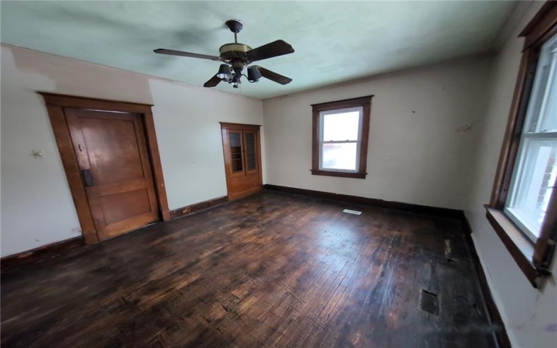 43 Mifflin Avenue, Uniontown, 15401, 4 Bedrooms Bedrooms, 7 Rooms Rooms,2 BathroomsBathrooms,Residential,For Sale,Mifflin Avenue,1700990