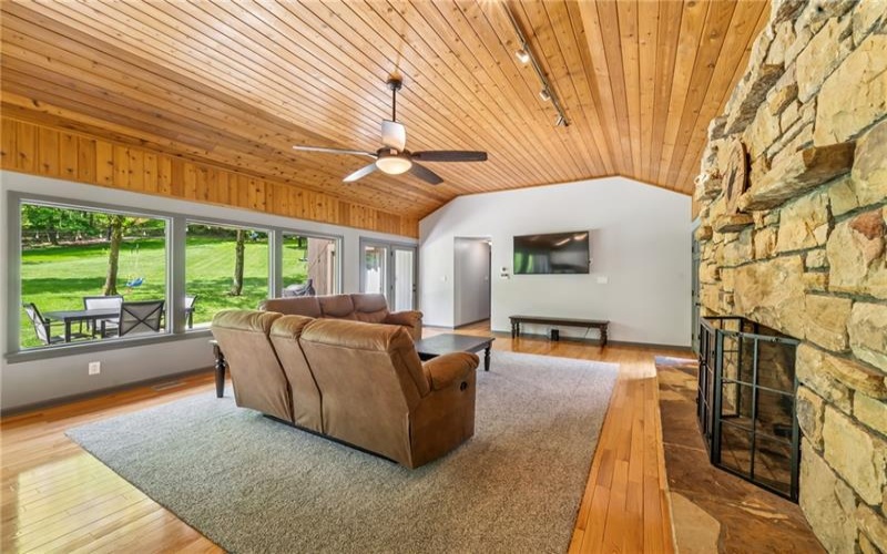 167 Regency Dr, Uniontown, 15401, 3 Bedrooms Bedrooms, 6 Rooms Rooms,2 BathroomsBathrooms,Residential,For Sale,Regency Dr,1700512