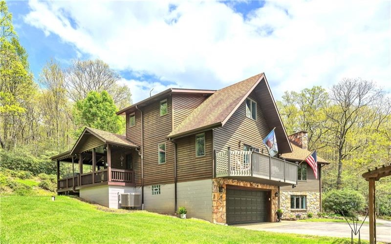 2847 National Pike, Uniontown, 15421, 3 Bedrooms Bedrooms, 9 Rooms Rooms,2 BathroomsBathrooms,Residential,For Sale,National Pike,1700648