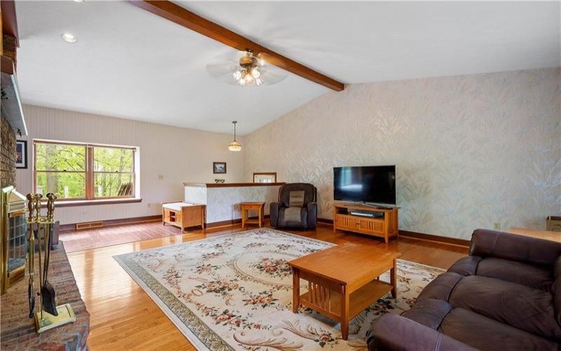 297 Alamae Lakes Road, Washington, 15301, 4 Bedrooms Bedrooms, 14 Rooms Rooms,2.2 BathroomsBathrooms,Residential,For Sale,Alamae Lakes Road,1700831