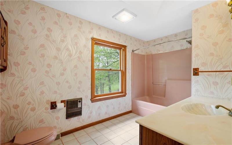 297 Alamae Lakes Road, Washington, 15301, 4 Bedrooms Bedrooms, 14 Rooms Rooms,2.2 BathroomsBathrooms,Residential,For Sale,Alamae Lakes Road,1700831